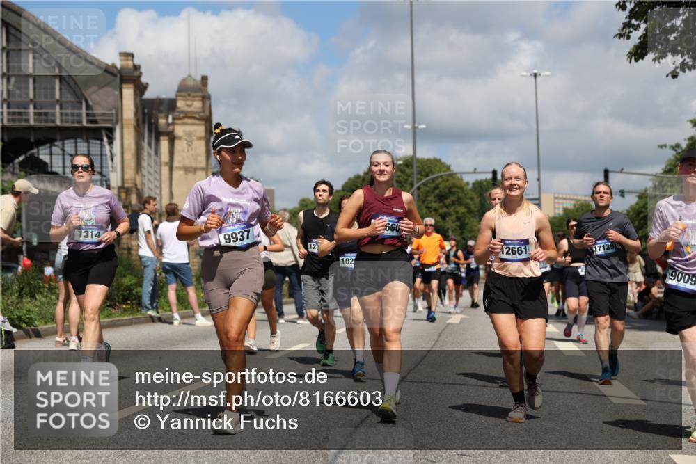 29.06.2025 - hella hamburg halbmarathon Yannick Fuchs http://msf.ph/oto/8166603 29.06.2025 11:37:50 20KM 1230, 1314, 1661, 2173, 2550, 3524, 3607, 3810, 3896, 4139, 4329, 4612, 5139, 5707, 6137, 6250, 6344, 6379, 8745, 8984, 9009, 9455, 9470, 9937, 9946, 10269, 11479, 11637, 12028, 12298, 12318, 12660, 12661, 13018, 13495, 13715, 13848, 13952, 13957, 15101, 15345, 15669, 16306, 16390, 16449, 16450, 16560, 16577, 17139, 18332, 18400, 18401, 18544, 18674, 18872, 18918 meine-sportfotos.de