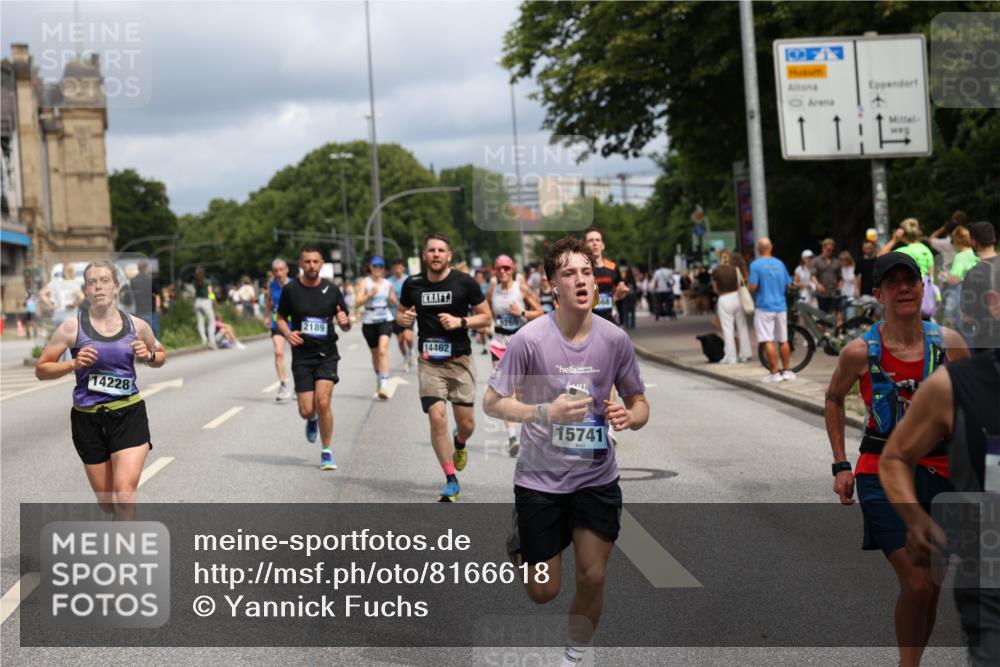 29.06.2025 - hella hamburg halbmarathon Yannick Fuchs http://msf.ph/oto/8166618 29.06.2025 10:40:31 20KM 1139, 1569, 1600, 1759, 1920, 2048, 2138, 2189, 2842, 4345, 4949, 6388, 6460, 6532, 6691, 6700, 6711, 7335, 7961, 8269, 8577, 8668, 11094, 11125, 11491, 11773, 11936, 12277, 12579, 13630, 13782, 14062, 14200, 14228, 14262, 14462, 14804, 15133, 15741, 16286, 17190, 17332, 17492, 17892, 19128 meine-sportfotos.de