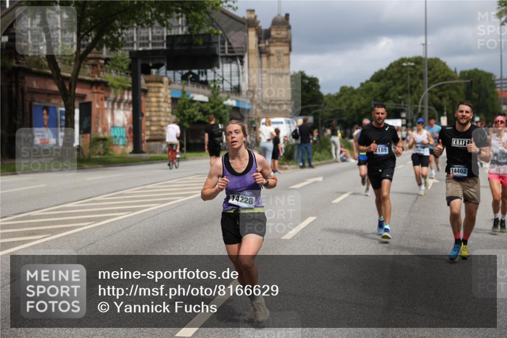 29.06.2025 - hella hamburg halbmarathon Yannick Fuchs http://msf.ph/oto/8166629 29.06.2025 10:40:32 20KM 1139, 1569, 1600, 1759, 1920, 2048, 2189, 2842, 3087, 4345, 4949, 6388, 6460, 6532, 6691, 6700, 7335, 7961, 8269, 8577, 8668, 11094, 11125, 11491, 11773, 11936, 12171, 12579, 13630, 13782, 14062, 14200, 14228, 14262, 14462, 14722, 14804, 15133, 15741, 16127, 16286, 17190, 17332, 17492, 17892, 19128 meine-sportfotos.de