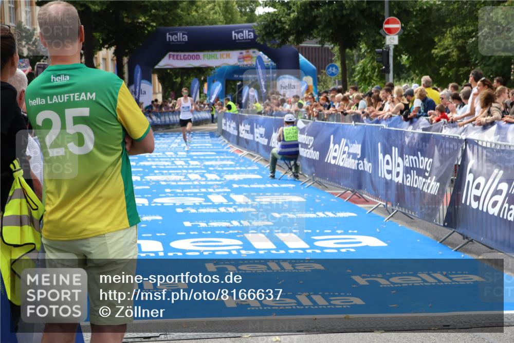 29.06.2025 - hella hamburg halbmarathon Zöllner http://msf.ph/oto/8166637 29.06.2025 10:15:33 Ziel 12673 meine-sportfotos.de