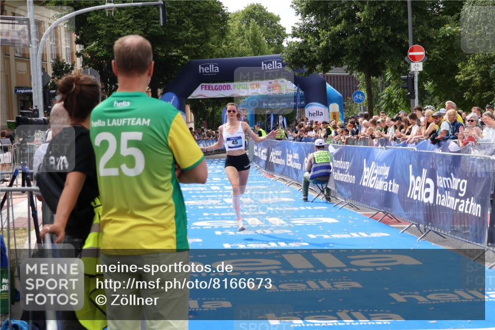 29.06.2025 - hella hamburg halbmarathon Zöllner http://msf.ph/oto/8166673 29.06.2025 10:15:50 Ziel 45 meine-sportfotos.de