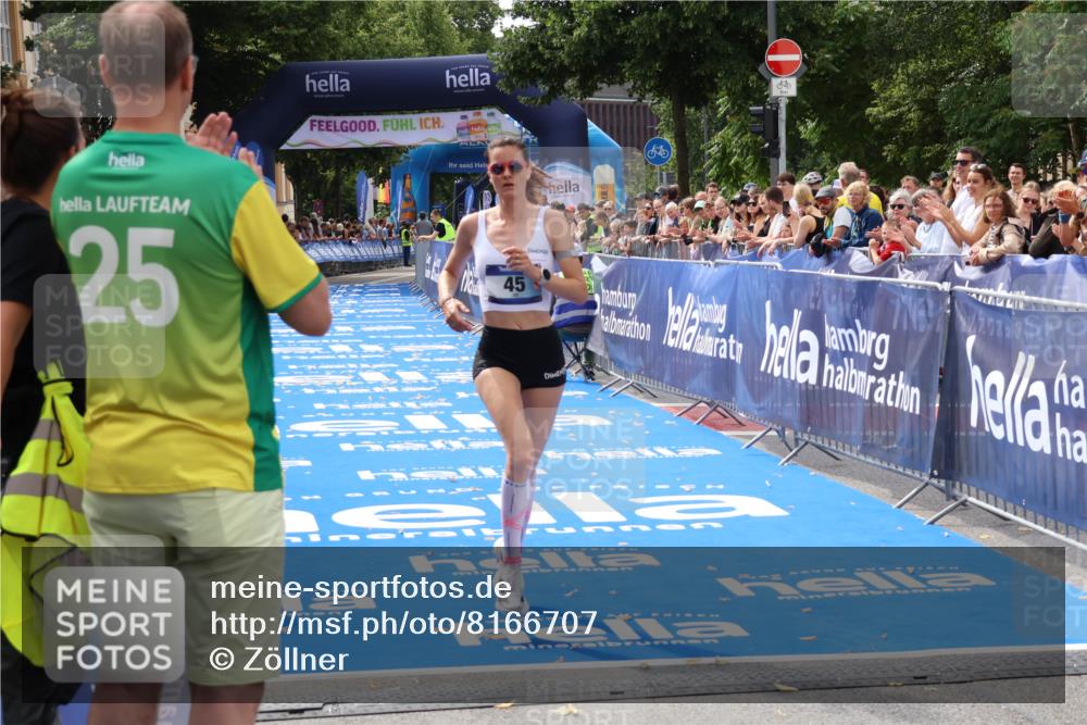 29.06.2025 - hella hamburg halbmarathon Zöllner http://msf.ph/oto/8166707 29.06.2025 10:15:52 Ziel 45 meine-sportfotos.de