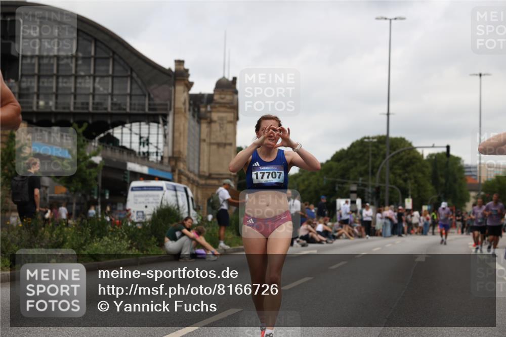 29.06.2025 - hella hamburg halbmarathon Yannick Fuchs http://msf.ph/oto/8166726 29.06.2025 11:00:10 20KM 1034, 1526, 1559, 2936, 3039, 3199, 4187, 4532, 4613, 5150, 6322, 6462, 6572, 6585, 6706, 7210, 7211, 7826, 7935, 9405, 10042, 10074, 10736, 10886, 11887, 12255, 12371, 14306, 14607, 15963, 16166, 16233, 16237, 17321, 17638, 17707, 17866, 18199, 18525, 18726, 18827, 19173 meine-sportfotos.de
