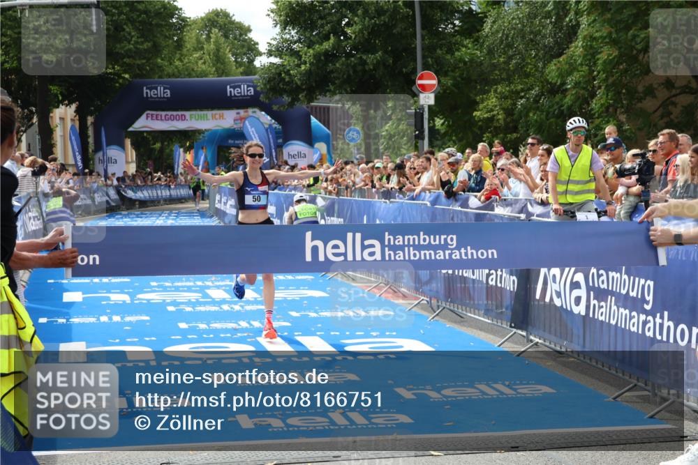 29.06.2025 - hella hamburg halbmarathon Zöllner http://msf.ph/oto/8166751 29.06.2025 10:16:15 Ziel 50 meine-sportfotos.de
