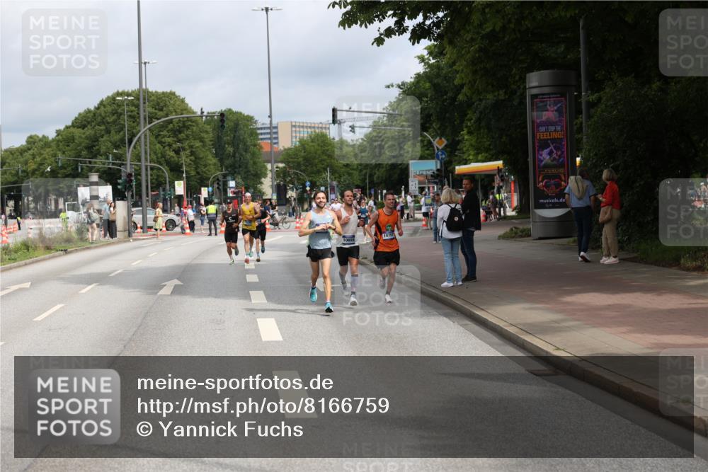 29.06.2025 - hella hamburg halbmarathon Yannick Fuchs http://msf.ph/oto/8166759 29.06.2025 10:22:49 20KM 1122, 2203, 4678, 5367, 7651, 8731, 9804, 10485, 10655, 12341, 13941, 14757, 15576, 15583, 16377, 17354, 17893, 18567, 18832, 19114 meine-sportfotos.de
