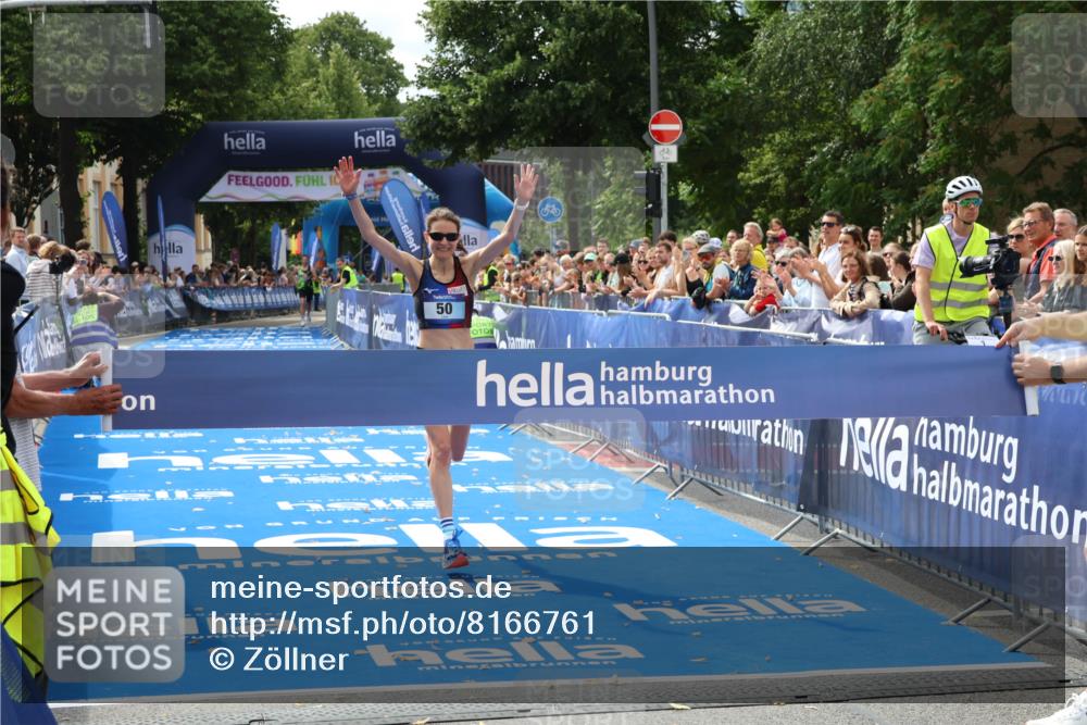 29.06.2025 - hella hamburg halbmarathon Zöllner http://msf.ph/oto/8166761 29.06.2025 10:16:15 Ziel 50 meine-sportfotos.de