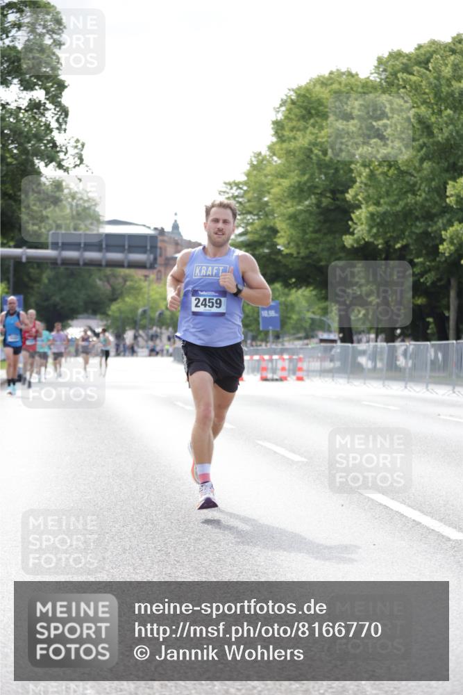 29.06.2025 - hella hamburg halbmarathon Jannik Wohlers http://msf.ph/oto/8166770 29.06.2025 09:41:02 Lombardsbrücke 2459, 7963, 9442, 10234, 11624, 17856, 17886 meine-sportfotos.de