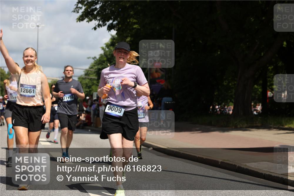 29.06.2025 - hella hamburg halbmarathon Yannick Fuchs http://msf.ph/oto/8166823 29.06.2025 11:37:51 20KM 1230, 1314, 1661, 2173, 2550, 3524, 3896, 4139, 4329, 4612, 5139, 5707, 6137, 6250, 6344, 6379, 8745, 8984, 9009, 9455, 9470, 9937, 9946, 10269, 11479, 11637, 12298, 12318, 12660, 12661, 13495, 13715, 13848, 13952, 13957, 15101, 15345, 15536, 15669, 16306, 16390, 16449, 16450, 16560, 16577, 17139, 18332, 18400, 18401, 18544, 18674, 18872, 18918 meine-sportfotos.de