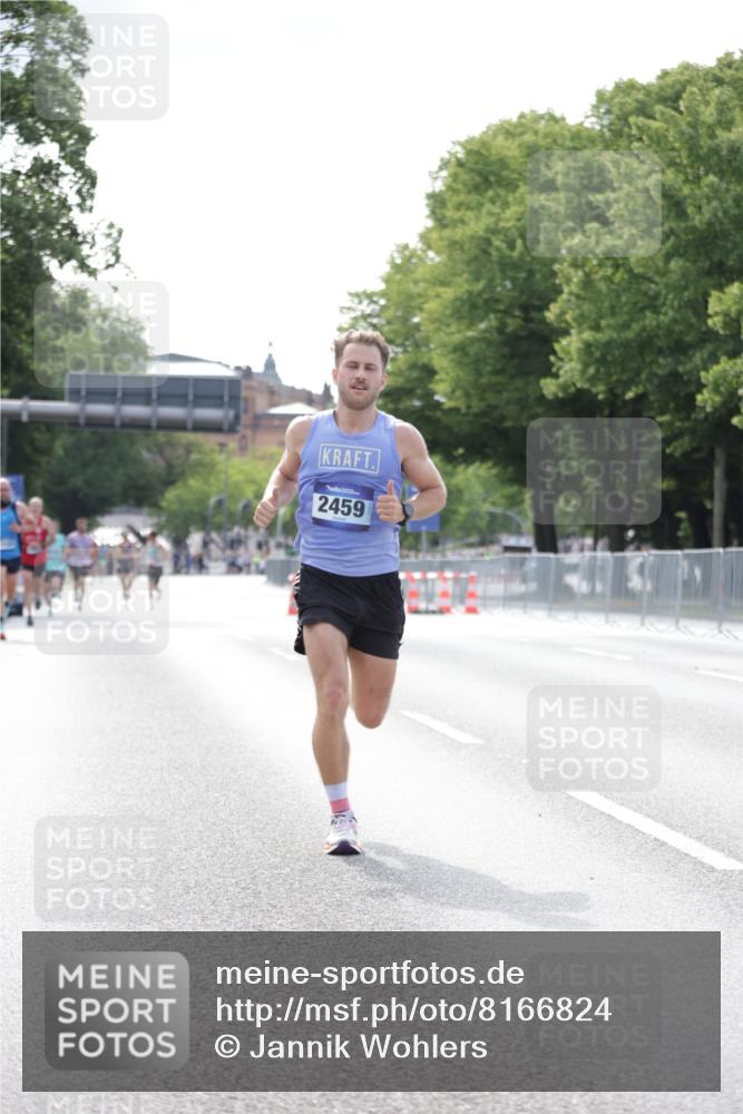 29.06.2025 - hella hamburg halbmarathon Jannik Wohlers http://msf.ph/oto/8166824 29.06.2025 09:41:02 Lombardsbrücke 2459, 7963, 9442, 10234, 11624, 17856, 17886 meine-sportfotos.de