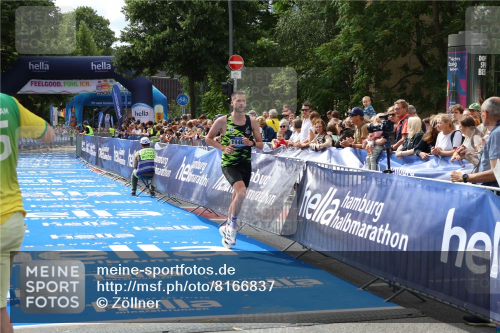29.06.2025 - hella hamburg halbmarathon Zöllner http://msf.ph/oto/8166837 29.06.2025 10:16:25 Ziel 11409 meine-sportfotos.de