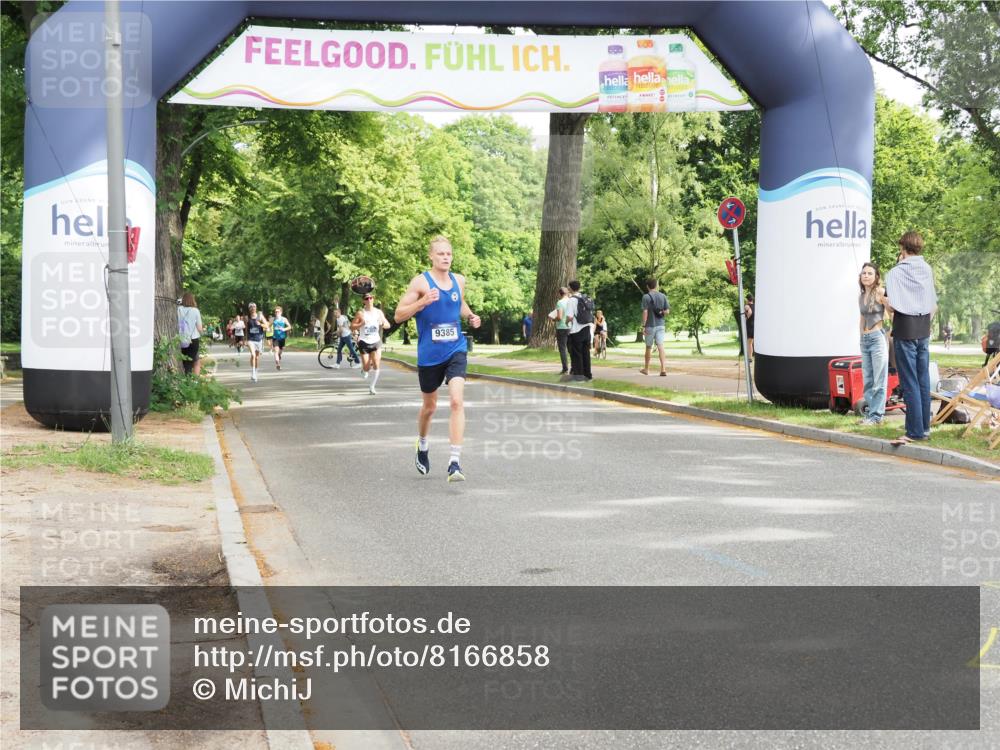 29.06.2025 - hella hamburg halbmarathon MichiJ http://msf.ph/oto/8166858 29.06.2025 10:14:17 Zwischen KM18-KM19 10234, 11194, 19078 meine-sportfotos.de