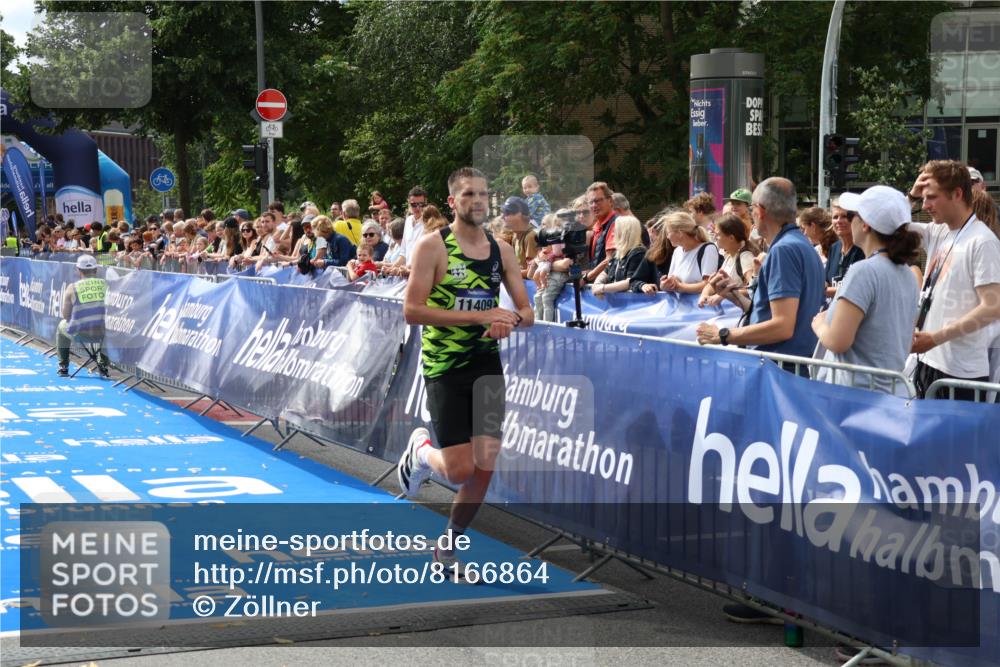 29.06.2025 - hella hamburg halbmarathon Zöllner http://msf.ph/oto/8166864 29.06.2025 10:16:25 Ziel 11409 meine-sportfotos.de