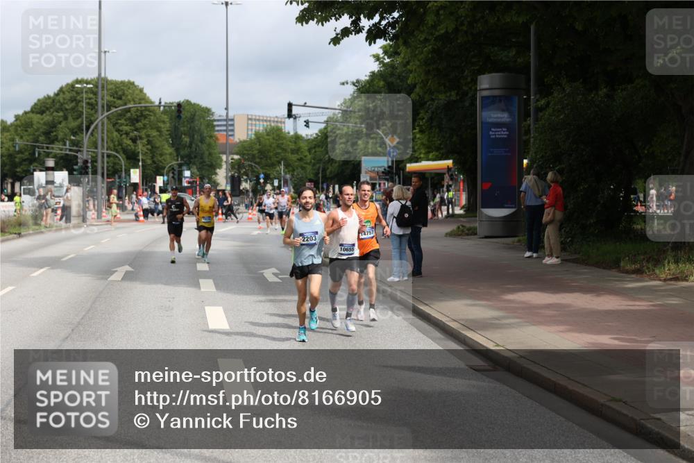 29.06.2025 - hella hamburg halbmarathon Yannick Fuchs http://msf.ph/oto/8166905 29.06.2025 10:22:50 20KM 1122, 2203, 4678, 5367, 7651, 8731, 9804, 10485, 10655, 12341, 13941, 14757, 15576, 15583, 16377, 17354, 17893, 18567, 18832, 19114 meine-sportfotos.de