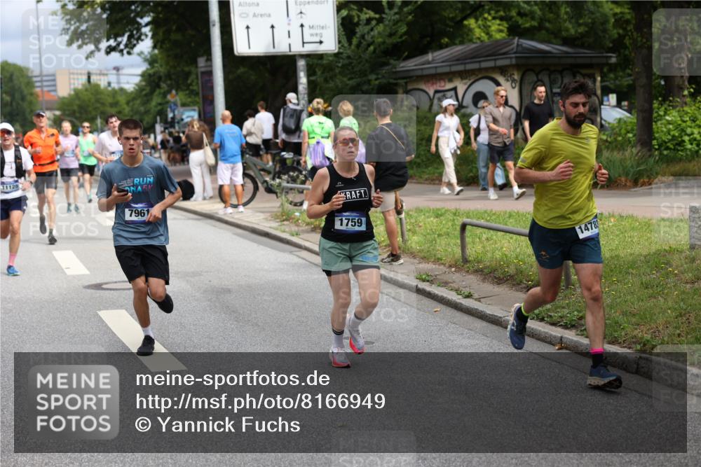 29.06.2025 - hella hamburg halbmarathon Yannick Fuchs http://msf.ph/oto/8166949 29.06.2025 10:40:40 20KM 1139, 1759, 2842, 3087, 4091, 4237, 4497, 4949, 5459, 6388, 6421, 6532, 6691, 6700, 6978, 7335, 7961, 8142, 8269, 8482, 8577, 8981, 9232, 9386, 9529, 9786, 11094, 11125, 11185, 11491, 12171, 12269, 12579, 12651, 12891, 13630, 13698, 13782, 13940, 14045, 14062, 14262, 14462, 14722, 14804, 15133, 15149, 15157, 15206, 15900, 16127, 16286, 17008, 17190, 17281, 17332, 17461, 17492, 17892, 18118, 19128 meine-sportfotos.de