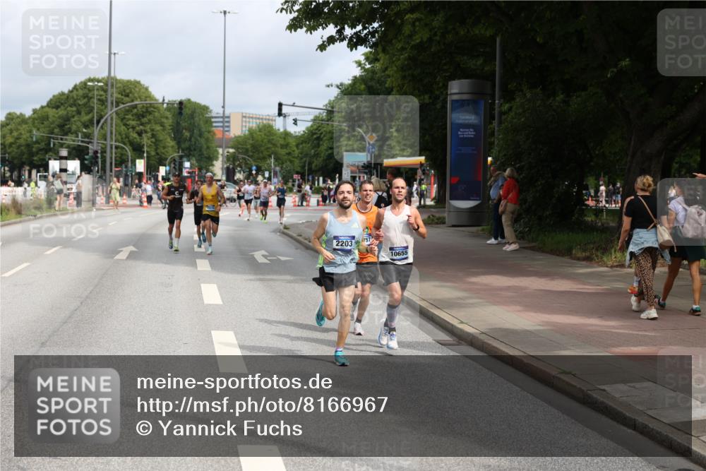 29.06.2025 - hella hamburg halbmarathon Yannick Fuchs http://msf.ph/oto/8166967 29.06.2025 10:22:51 20KM 1122, 2203, 4678, 5367, 7651, 8731, 9804, 10485, 10655, 12341, 13941, 14757, 15576, 15583, 16377, 17354, 17893, 18567, 18832, 19114 meine-sportfotos.de