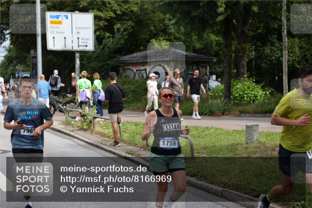 29.06.2025 - hella hamburg halbmarathon Yannick Fuchs http://msf.ph/oto/8166969 29.06.2025 10:40:40 20KM 1139, 1759, 2842, 3087, 4091, 4237, 4497, 4949, 5459, 6388, 6421, 6532, 6691, 6700, 6978, 7335, 7961, 8142, 8269, 8482, 8577, 8981, 9232, 9386, 9529, 9786, 11094, 11125, 11185, 11491, 12171, 12269, 12579, 12651, 12891, 13630, 13698, 13782, 13940, 14045, 14062, 14262, 14462, 14722, 14804, 15133, 15149, 15157, 15206, 15900, 16127, 16286, 17008, 17190, 17281, 17332, 17461, 17492, 17892, 18118, 19128 meine-sportfotos.de
