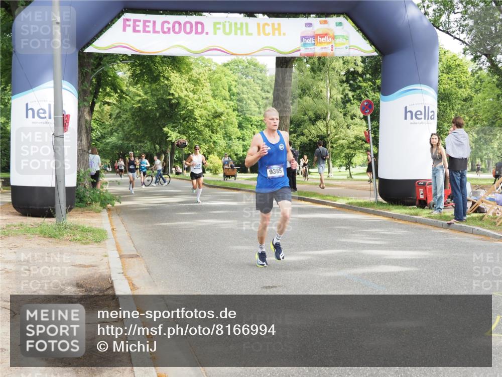 29.06.2025 - hella hamburg halbmarathon MichiJ http://msf.ph/oto/8166994 29.06.2025 10:14:18 Zwischen KM18-KM19 9385, 10234, 11194, 19078 meine-sportfotos.de