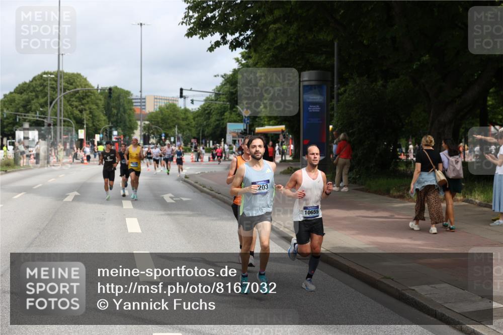 29.06.2025 - hella hamburg halbmarathon Yannick Fuchs http://msf.ph/oto/8167032 29.06.2025 10:22:52 20KM 1122, 2203, 4678, 5367, 7651, 8731, 9804, 10106, 10485, 10655, 12341, 13941, 14757, 15576, 15583, 16377, 17354, 17893, 18567, 18832, 19114 meine-sportfotos.de