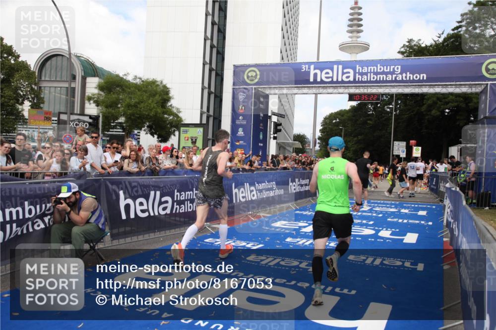 29.06.2025 - hella hamburg halbmarathon Michael Strokosch http://msf.ph/oto/8167053 29.06.2025 10:35:20 Ziel 4740, 7867, 12514, 13798, 14789, 15415, 15773 meine-sportfotos.de