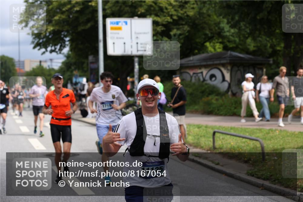 29.06.2025 - hella hamburg halbmarathon Yannick Fuchs http://msf.ph/oto/8167054 29.06.2025 10:40:42 20KM 1139, 1759, 2842, 3087, 4091, 4237, 4497, 4949, 5459, 6388, 6421, 6691, 6700, 6978, 7335, 7961, 8142, 8482, 8577, 8981, 9232, 9386, 9529, 9786, 11094, 11125, 11185, 11491, 12171, 12269, 12579, 12651, 12891, 13630, 13698, 13782, 13940, 14045, 14262, 14541, 14722, 14804, 15133, 15149, 15157, 15206, 15900, 16127, 16286, 17008, 17190, 17281, 17332, 17461, 17492, 17892, 18118, 19128 meine-sportfotos.de