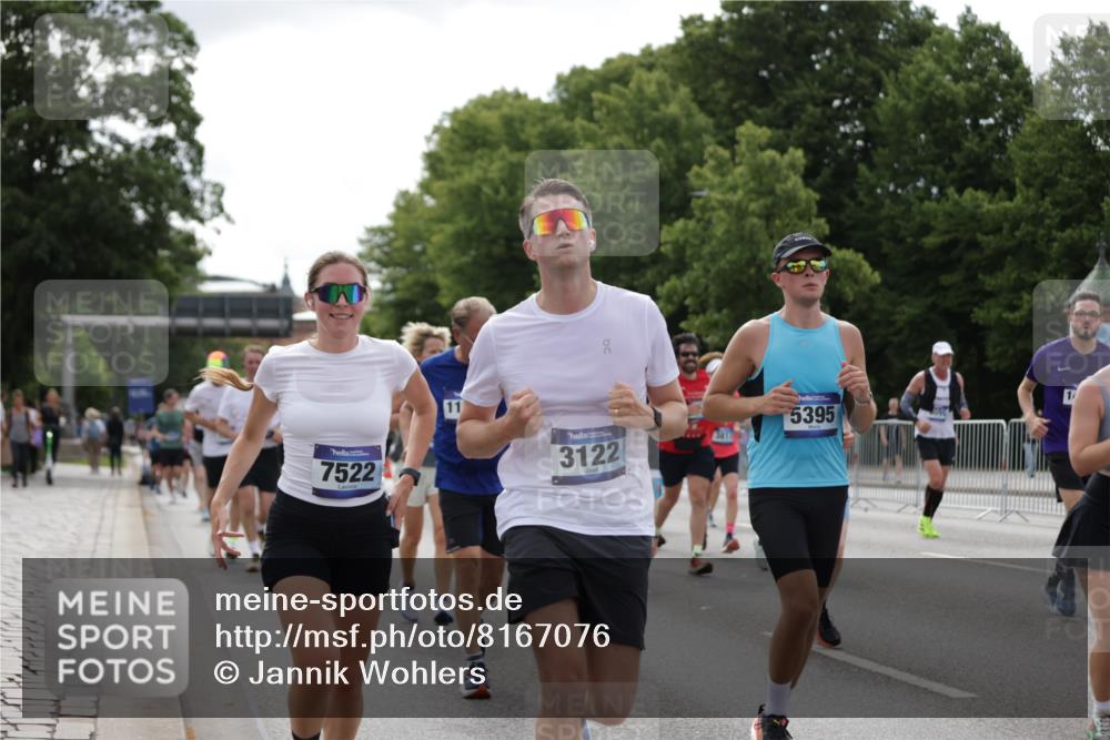 29.06.2025 - hella hamburg halbmarathon Jannik Wohlers http://msf.ph/oto/8167076 29.06.2025 10:20:57 Lombardsbrücke 1028, 1401, 2271, 2635, 2815, 2956, 2986, 3122, 3817, 3825, 3826, 4786, 5373, 5395, 5493, 6103, 6844, 7375, 7522, 7553, 7781, 8095, 8844, 9100, 9499, 9501, 9624, 10374, 10921, 11117, 11610, 11698, 11775, 12018, 12368, 12395, 13584, 14118, 14499, 14519, 14664, 14809, 14819, 15267, 15387, 15404, 15603, 15752, 16107, 16586, 16600, 17341, 17799, 17961, 17969, 18170, 18809, 19012 meine-sportfotos.de