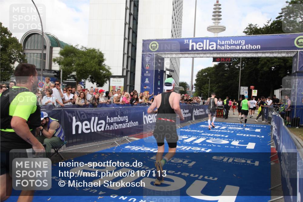 29.06.2025 - hella hamburg halbmarathon Michael Strokosch http://msf.ph/oto/8167113 29.06.2025 10:35:22 Ziel 4944, 7867, 10877, 11898, 12514, 13798, 14789, 15415, 15701, 15773 meine-sportfotos.de