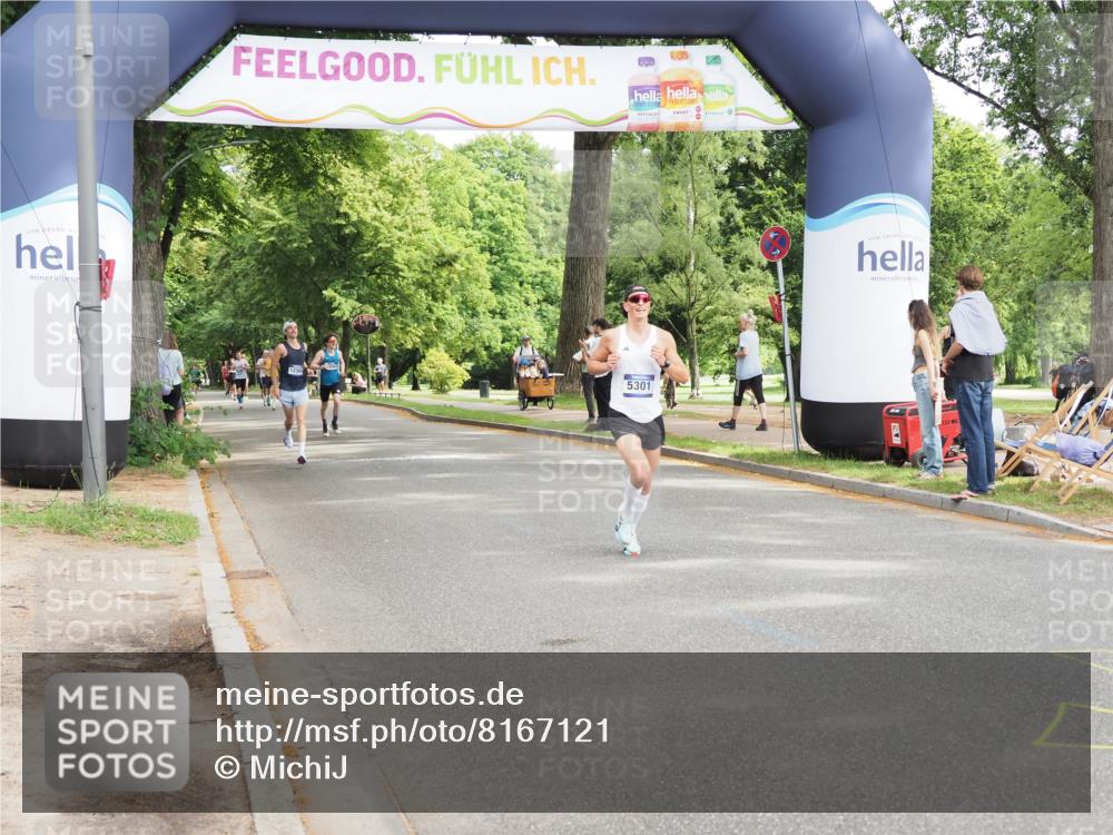 29.06.2025 - hella hamburg halbmarathon MichiJ http://msf.ph/oto/8167121 29.06.2025 10:14:20 Zwischen KM18-KM19 5301, 9385, 11194, 19078 meine-sportfotos.de