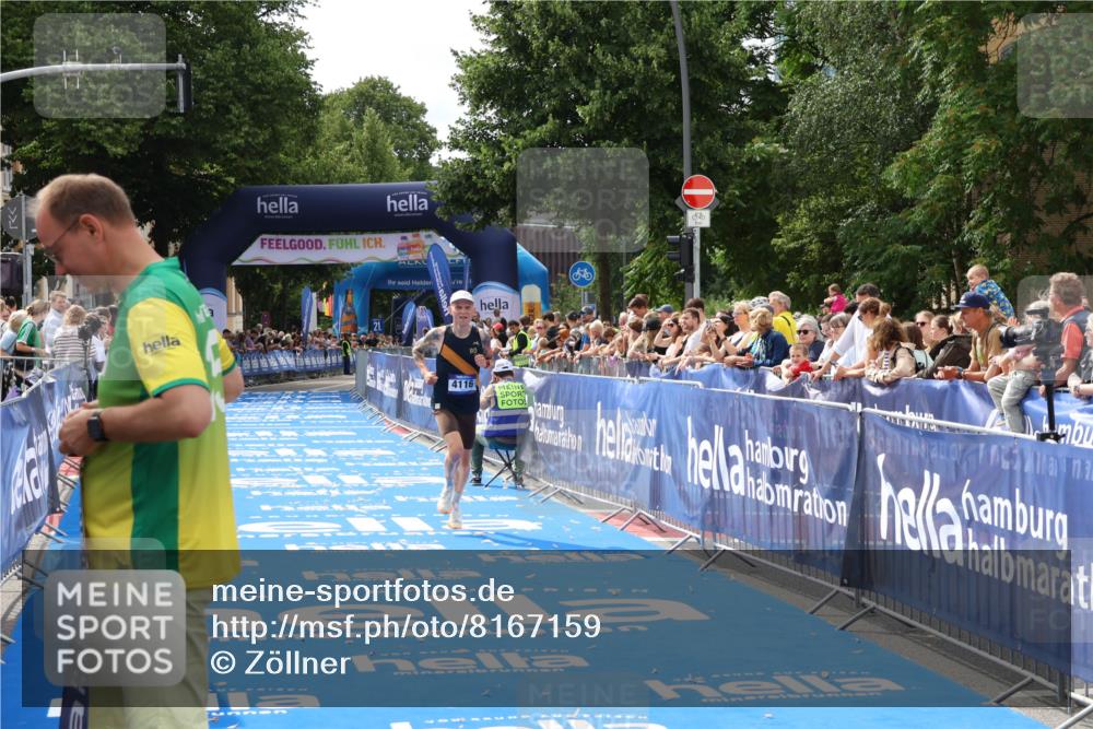 29.06.2025 - hella hamburg halbmarathon Zöllner http://msf.ph/oto/8167159 29.06.2025 10:17:11 Ziel 4116 meine-sportfotos.de