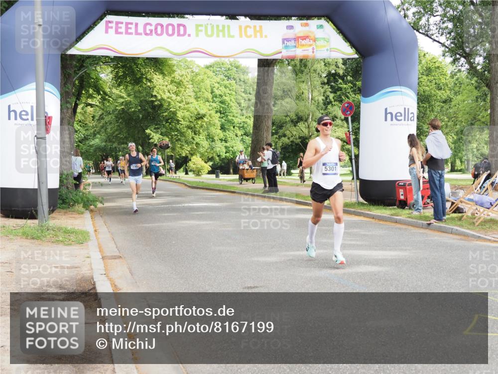 29.06.2025 - hella hamburg halbmarathon MichiJ http://msf.ph/oto/8167199 29.06.2025 10:14:20 Zwischen KM18-KM19 5301, 9385, 11194, 19078 meine-sportfotos.de