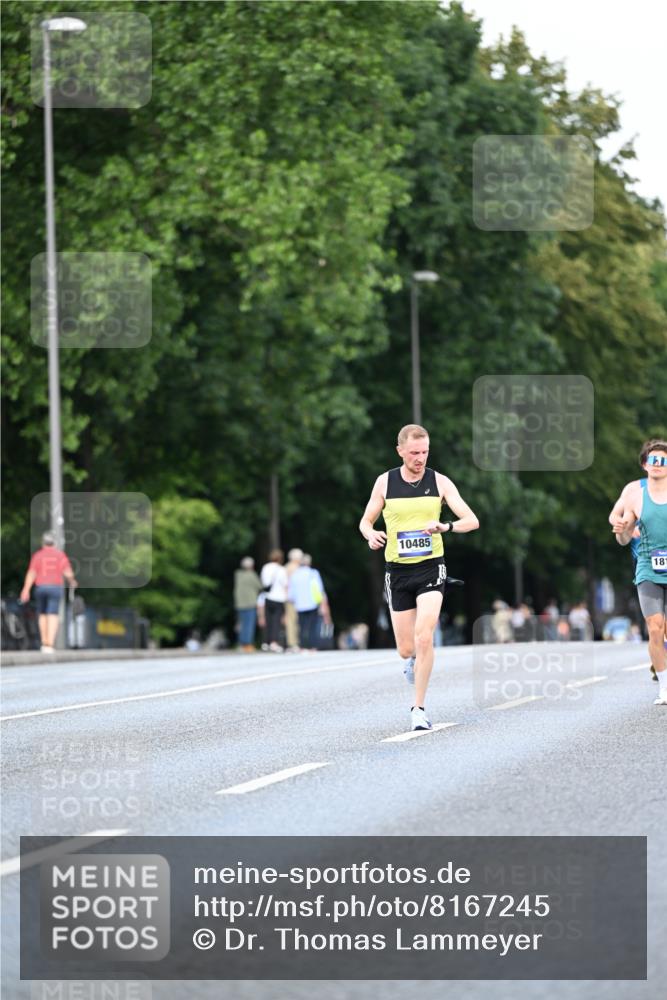29.06.2025 - hella hamburg halbmarathon Dr. Thomas Lammeyer http://msf.ph/oto/8167245 29.06.2025 09:45:16 Kennedybrücke 1241, 2604, 10485 meine-sportfotos.de
