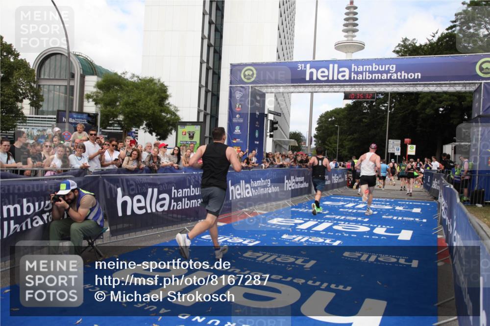 29.06.2025 - hella hamburg halbmarathon Michael Strokosch http://msf.ph/oto/8167287 29.06.2025 10:35:31 Ziel 1344, 1889, 4050, 10771, 10877, 11898, 15390, 15701, 15931, 15959, 16811, 19022 meine-sportfotos.de