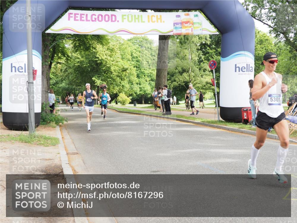 29.06.2025 - hella hamburg halbmarathon MichiJ http://msf.ph/oto/8167296 29.06.2025 10:14:21 Zwischen KM18-KM19 5301, 9385, 11194, 19078 meine-sportfotos.de
