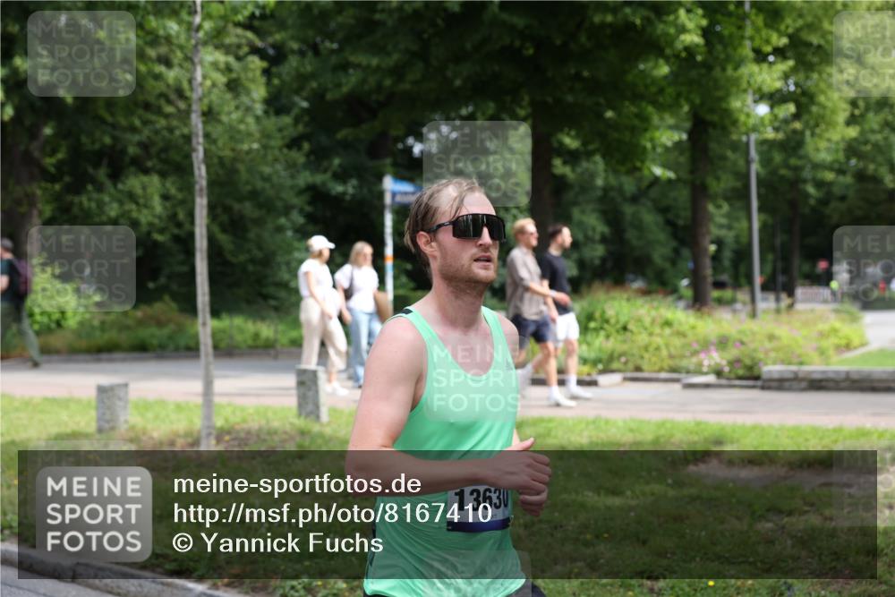 29.06.2025 - hella hamburg halbmarathon Yannick Fuchs http://msf.ph/oto/8167410 29.06.2025 10:40:48 20KM 1139, 2222, 2842, 3087, 4091, 4237, 4497, 4949, 5459, 6373, 6388, 6421, 6691, 6700, 6978, 7335, 8023, 8142, 8482, 8981, 9232, 9386, 9529, 9786, 9794, 11185, 11491, 12171, 12269, 12579, 12651, 12891, 13630, 13698, 13728, 13782, 13940, 14045, 14262, 14541, 14722, 15133, 15149, 15157, 15206, 15684, 15900, 16081, 16127, 16136, 16286, 16466, 16475, 17008, 17190, 17281, 17332, 17353, 17461, 17492, 17669, 17865, 17892, 18118, 19128 meine-sportfotos.de