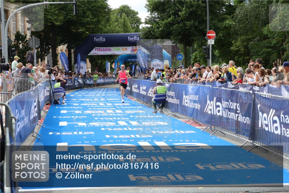 29.06.2025 - hella hamburg halbmarathon Zöllner http://msf.ph/oto/8167416 29.06.2025 10:18:05 Ziel 19072 meine-sportfotos.de