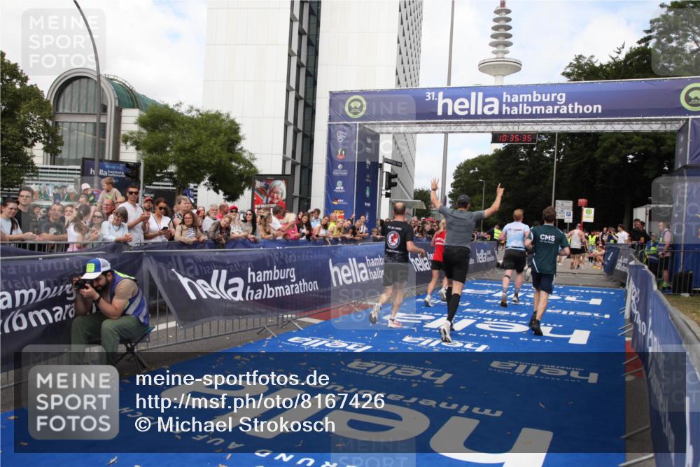 29.06.2025 - hella hamburg halbmarathon Michael Strokosch http://msf.ph/oto/8167426 29.06.2025 10:35:34 Ziel 1344, 1889, 4050, 5269, 10771, 15959, 16695, 16811, 17612, 17826, 19022 meine-sportfotos.de