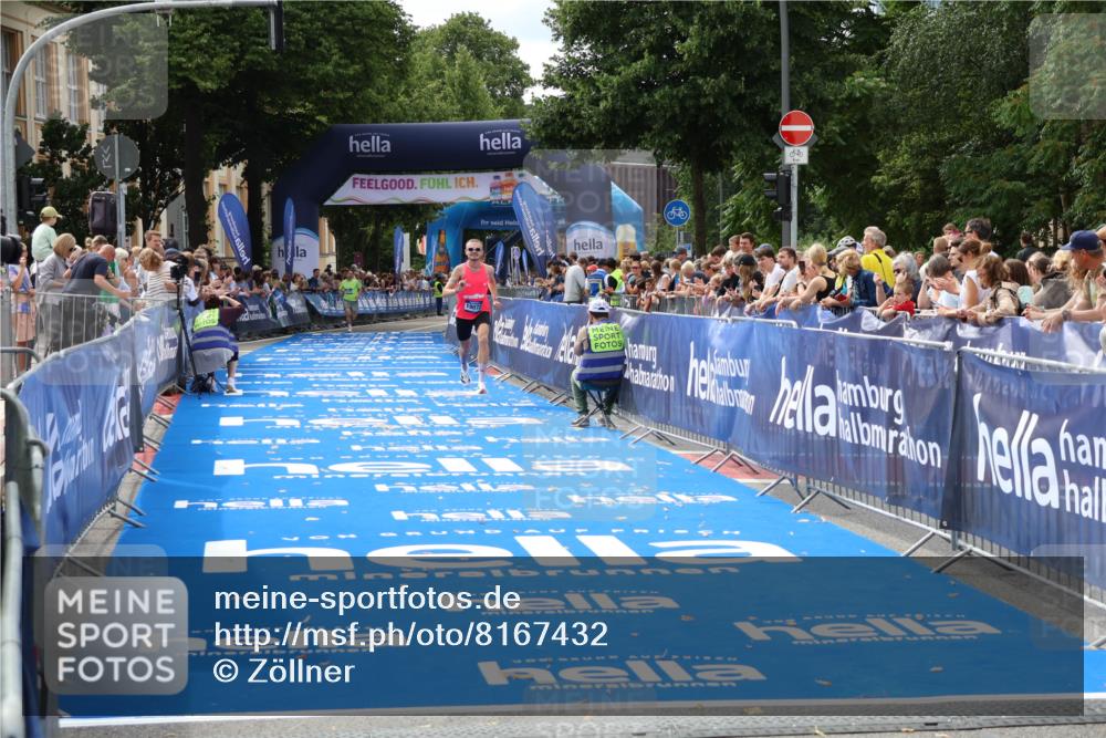 29.06.2025 - hella hamburg halbmarathon Zöllner http://msf.ph/oto/8167432 29.06.2025 10:18:05 Ziel 19072 meine-sportfotos.de