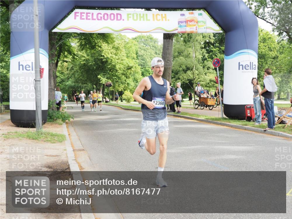 29.06.2025 - hella hamburg halbmarathon MichiJ http://msf.ph/oto/8167477 29.06.2025 10:14:24 Zwischen KM18-KM19 5301, 9385, 12360 meine-sportfotos.de