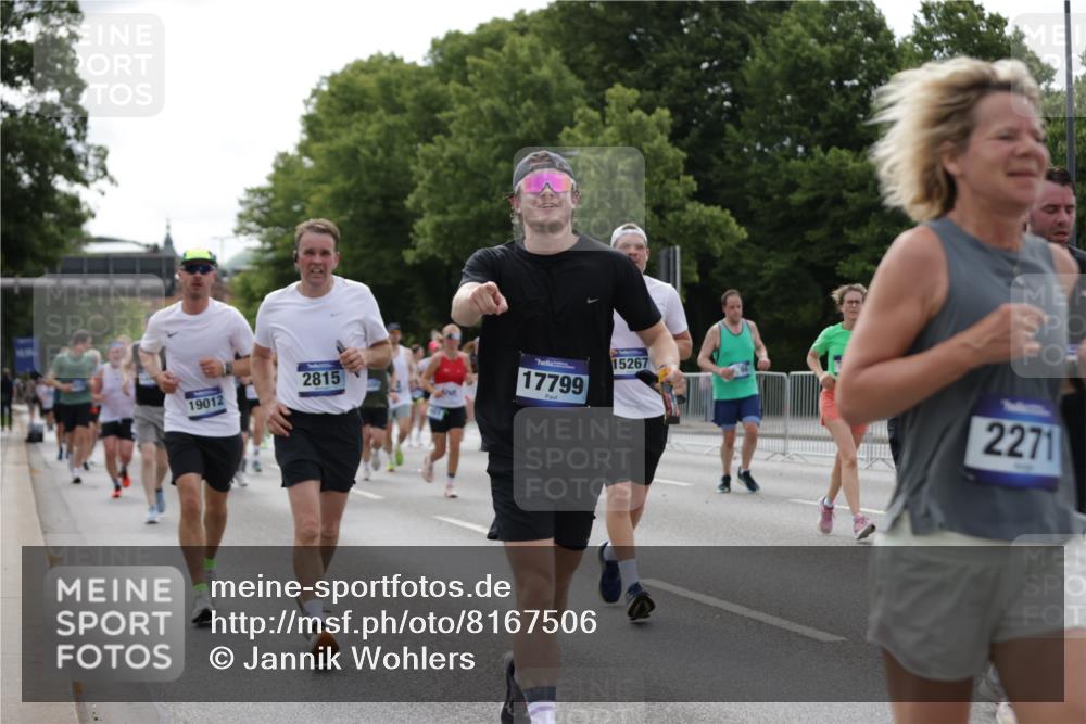 29.06.2025 - hella hamburg halbmarathon Jannik Wohlers http://msf.ph/oto/8167506 29.06.2025 10:21:00 Lombardsbrücke 1028, 1401, 2271, 2635, 2815, 3122, 3770, 3817, 3825, 3826, 4697, 4786, 5373, 5395, 5412, 5493, 6103, 6844, 7375, 7522, 7553, 7781, 8095, 8844, 9100, 9499, 9501, 9532, 9624, 10374, 10874, 10921, 11117, 11610, 11775, 12018, 12368, 13093, 13584, 14118, 14499, 14519, 14664, 14809, 15267, 15387, 15404, 15603, 15752, 15869, 16045, 16107, 16586, 16600, 17341, 17799, 17961, 17969, 18378, 18851, 19012 meine-sportfotos.de