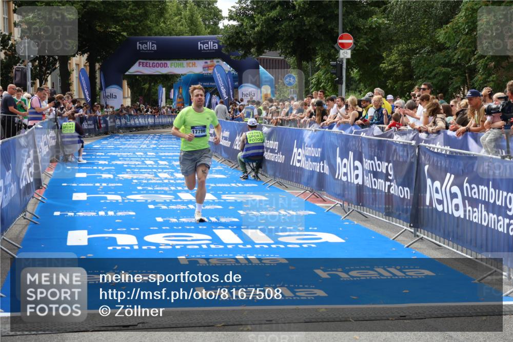 29.06.2025 - hella hamburg halbmarathon Zöllner http://msf.ph/oto/8167508 29.06.2025 10:18:15 Ziel 17786 meine-sportfotos.de