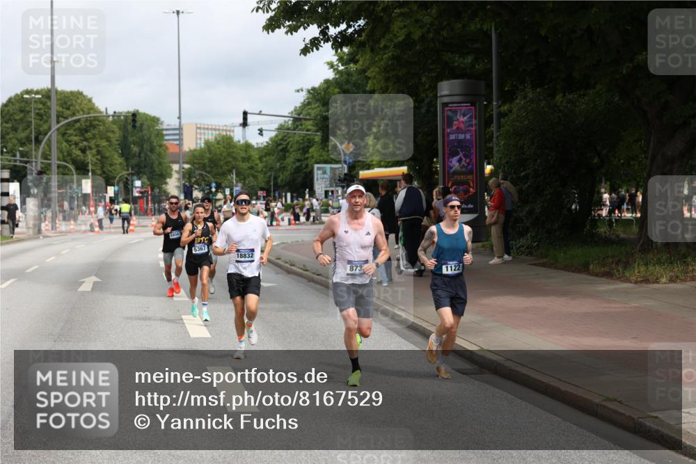 29.06.2025 - hella hamburg halbmarathon Yannick Fuchs http://msf.ph/oto/8167529 29.06.2025 10:23:00 20KM 1122, 2203, 4678, 5367, 7651, 8731, 10106, 10655, 13383, 14757, 15576, 16377, 17354, 18567, 18832 meine-sportfotos.de