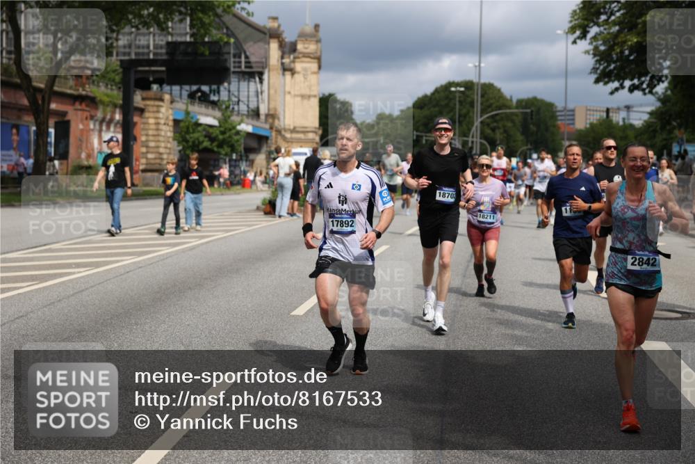 29.06.2025 - hella hamburg halbmarathon Yannick Fuchs http://msf.ph/oto/8167533 29.06.2025 10:40:50 20KM 1139, 2222, 2842, 3087, 4091, 4237, 4497, 4949, 5459, 6373, 6388, 6421, 6691, 6700, 6978, 7335, 8023, 8142, 8482, 8981, 9232, 9386, 9529, 9786, 9794, 11185, 11491, 12171, 12269, 12579, 12651, 12891, 13630, 13698, 13728, 13782, 13940, 14045, 14262, 14541, 14722, 15133, 15149, 15157, 15206, 15684, 15900, 16081, 16127, 16136, 16286, 16466, 16475, 17008, 17190, 17281, 17332, 17353, 17461, 17492, 17669, 17865, 17892, 18118, 19128 meine-sportfotos.de