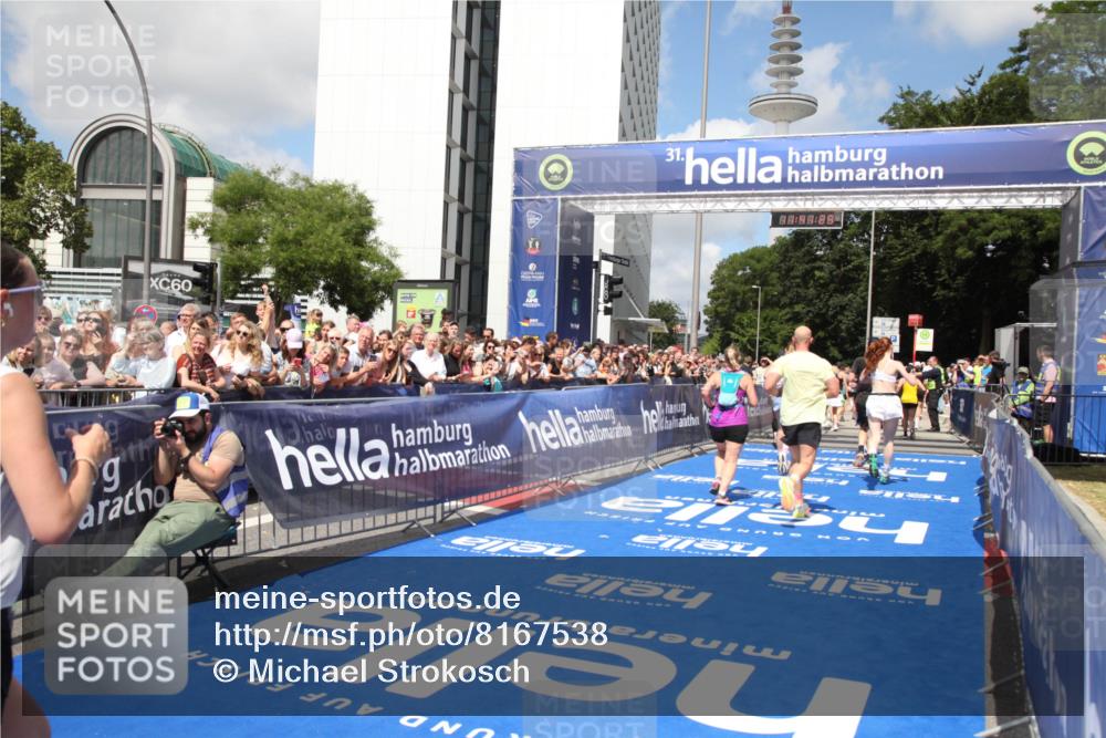 29.06.2025 - hella hamburg halbmarathon Michael Strokosch http://msf.ph/oto/8167538 29.06.2025 11:41:27 Ziel 1475, 2302, 3165, 3716, 3841, 4982, 8567, 8635, 10939, 11876, 14654, 16532 meine-sportfotos.de