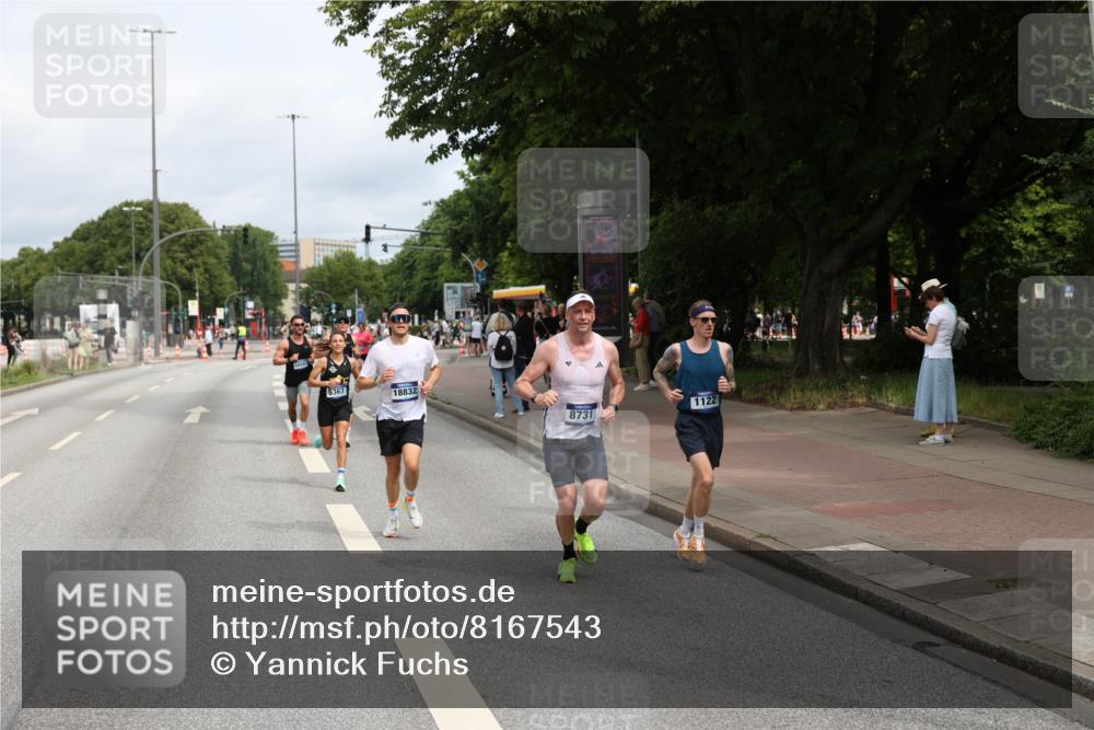 29.06.2025 - hella hamburg halbmarathon Yannick Fuchs http://msf.ph/oto/8167543 29.06.2025 10:23:01 20KM 1122, 2203, 4678, 5367, 7651, 8731, 10106, 10655, 13383, 14757, 15576, 16377, 17354, 18567, 18832 meine-sportfotos.de
