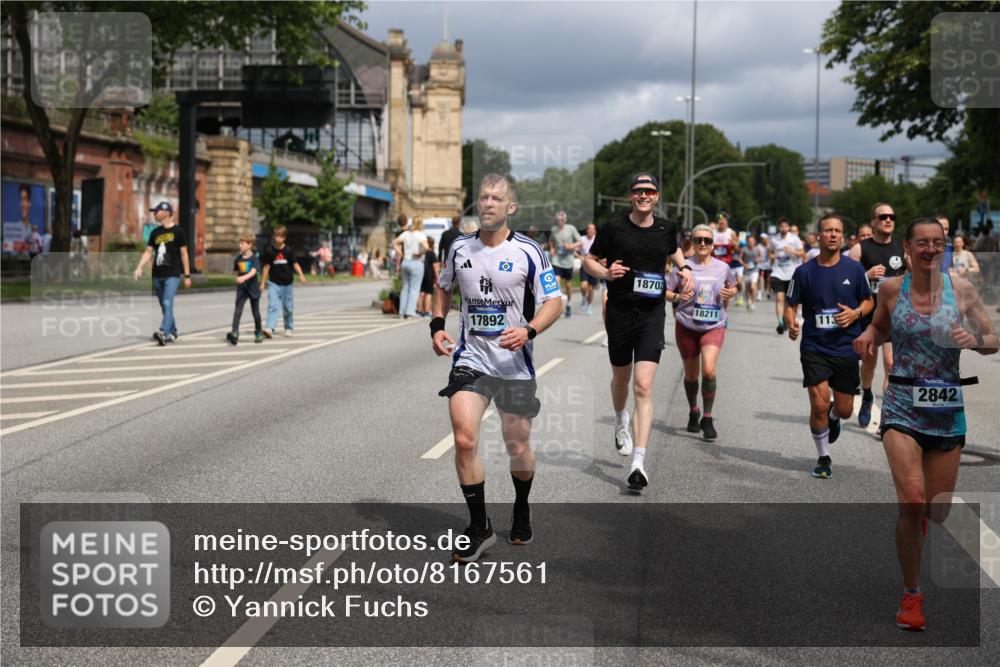 29.06.2025 - hella hamburg halbmarathon Yannick Fuchs http://msf.ph/oto/8167561 29.06.2025 10:40:50 20KM 1139, 2222, 2842, 3087, 4091, 4237, 4497, 4949, 5459, 6373, 6388, 6421, 6691, 6700, 6978, 7335, 8023, 8142, 8482, 8981, 9232, 9386, 9529, 9786, 9794, 11185, 11491, 12171, 12269, 12579, 12651, 12891, 13630, 13698, 13728, 13782, 13940, 14045, 14262, 14541, 14722, 15133, 15149, 15157, 15206, 15684, 15900, 16081, 16127, 16136, 16286, 16466, 16475, 17008, 17190, 17281, 17332, 17353, 17461, 17492, 17669, 17865, 17892, 18118, 19128 meine-sportfotos.de
