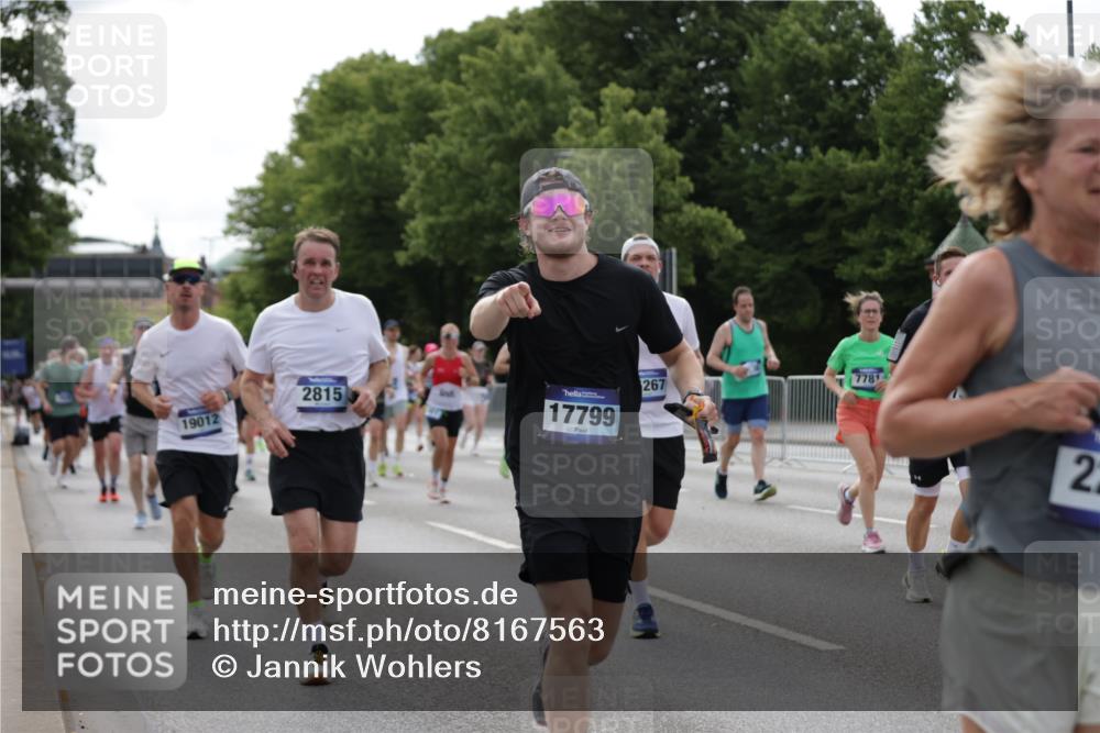29.06.2025 - hella hamburg halbmarathon Jannik Wohlers http://msf.ph/oto/8167563 29.06.2025 10:21:00 Lombardsbrücke 1028, 1401, 2271, 2635, 2815, 3122, 3770, 3817, 3825, 3826, 4697, 4786, 5373, 5395, 5412, 5493, 6103, 6844, 7375, 7522, 7553, 7781, 8095, 8844, 9100, 9499, 9501, 9532, 9624, 10374, 10874, 10921, 11117, 11610, 11775, 12018, 12368, 13093, 13584, 14118, 14499, 14519, 14664, 14809, 15267, 15387, 15404, 15603, 15752, 15869, 16045, 16107, 16586, 16600, 17341, 17799, 17961, 17969, 18378, 18851, 19012 meine-sportfotos.de