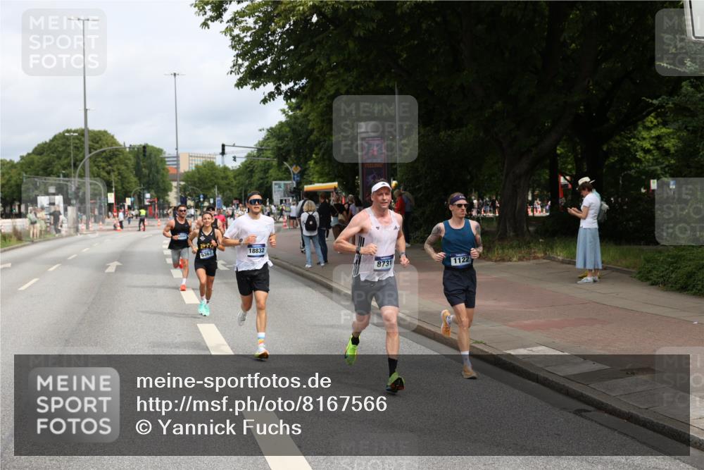 29.06.2025 - hella hamburg halbmarathon Yannick Fuchs http://msf.ph/oto/8167566 29.06.2025 10:23:01 20KM 1122, 2203, 4678, 5367, 7651, 8731, 10106, 10655, 13383, 14757, 15576, 16377, 17354, 18567, 18832 meine-sportfotos.de