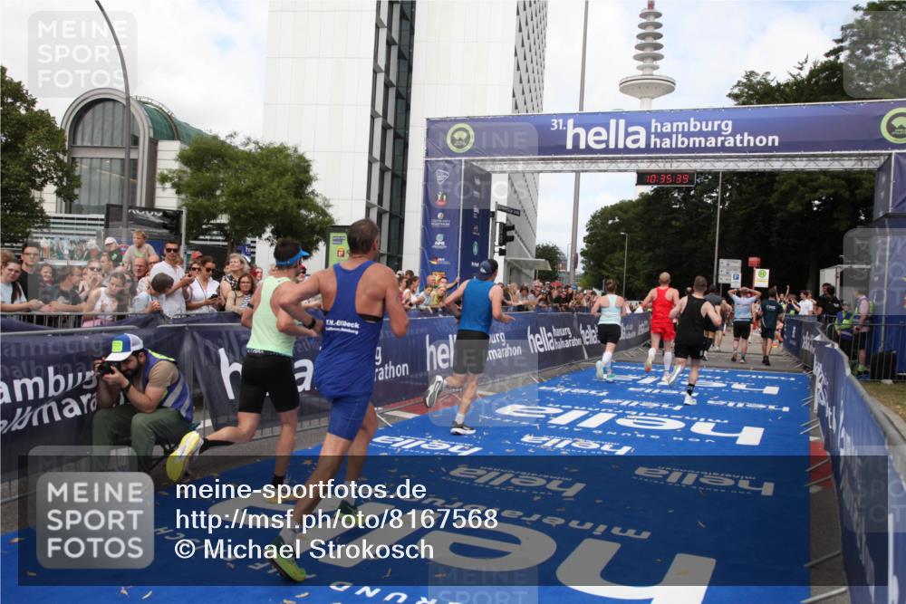29.06.2025 - hella hamburg halbmarathon Michael Strokosch http://msf.ph/oto/8167568 29.06.2025 10:35:38 Ziel 1344, 5269, 10384, 16123, 16695, 17612, 17826, 18841, 19022 meine-sportfotos.de