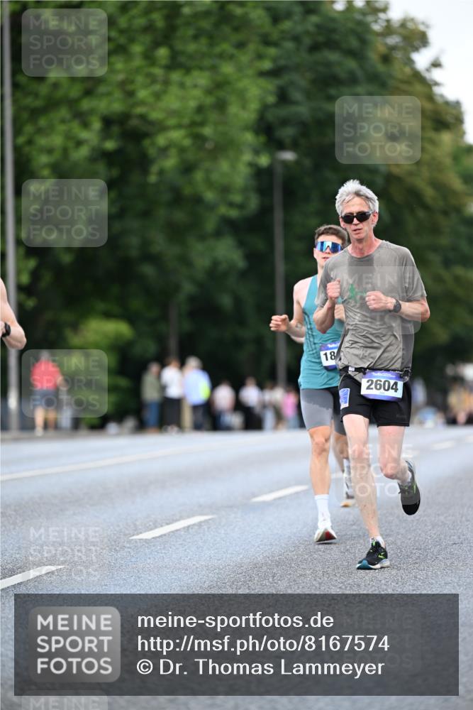 29.06.2025 - hella hamburg halbmarathon Dr. Thomas Lammeyer http://msf.ph/oto/8167574 29.06.2025 09:45:20 Kennedybrücke 1241, 2604, 10485 meine-sportfotos.de