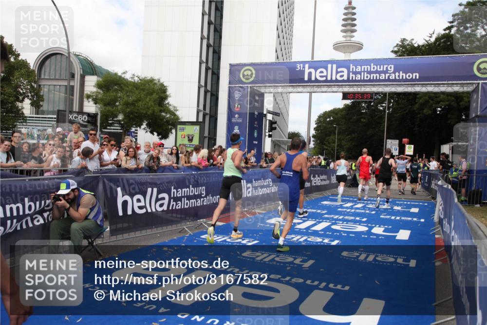 29.06.2025 - hella hamburg halbmarathon Michael Strokosch http://msf.ph/oto/8167582 29.06.2025 10:35:38 Ziel 1344, 5269, 10384, 16123, 16695, 17612, 17826, 18841, 19022 meine-sportfotos.de