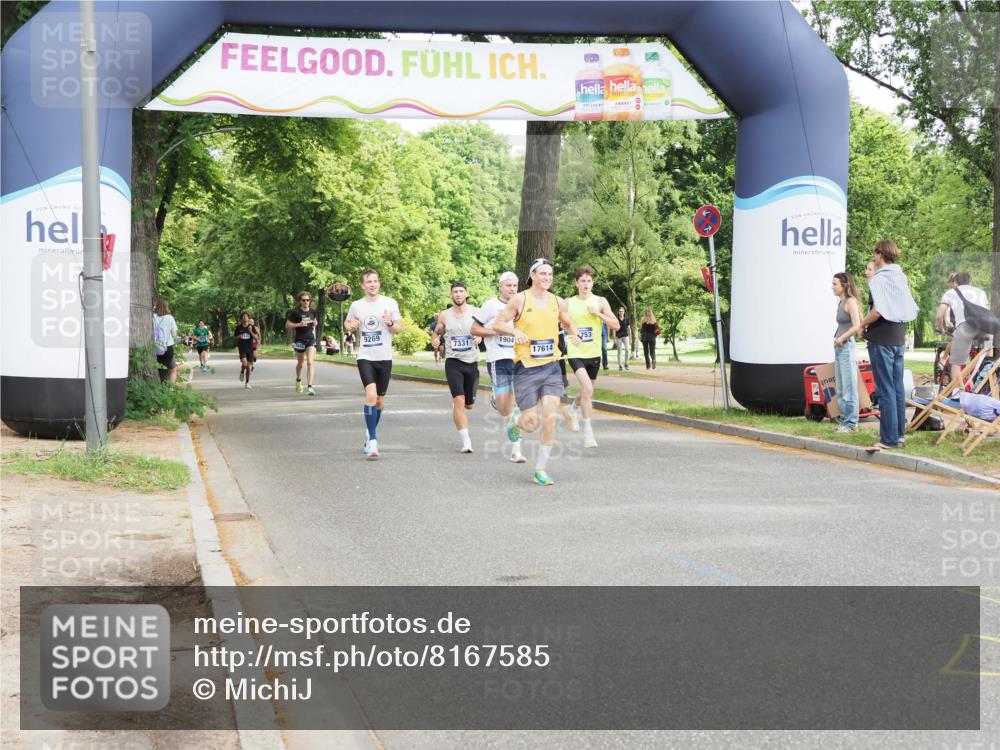 29.06.2025 - hella hamburg halbmarathon MichiJ http://msf.ph/oto/8167585 29.06.2025 10:14:29 Zwischen KM18-KM19 12360, 14753, 18569, 19041 meine-sportfotos.de